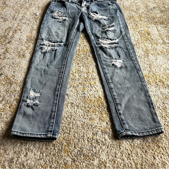 Brandy Melville Women's Jeans - Size 25 - Trendy and Comfortable Denim - Picture 2 of 5